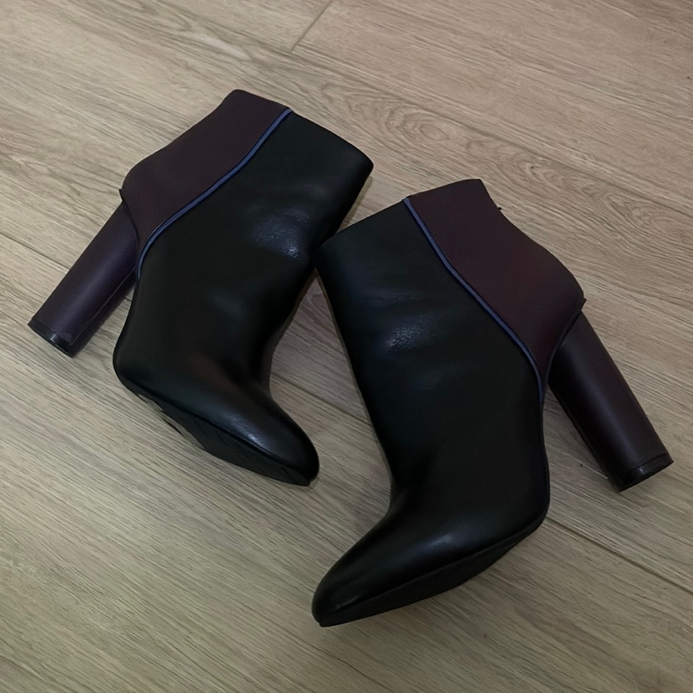 CAbi 6004 Color Block Heeled Booties Ankle Boots Wine Red Black Size 8